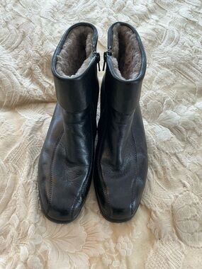 Women’s black leather Rieker heeled boots (7)